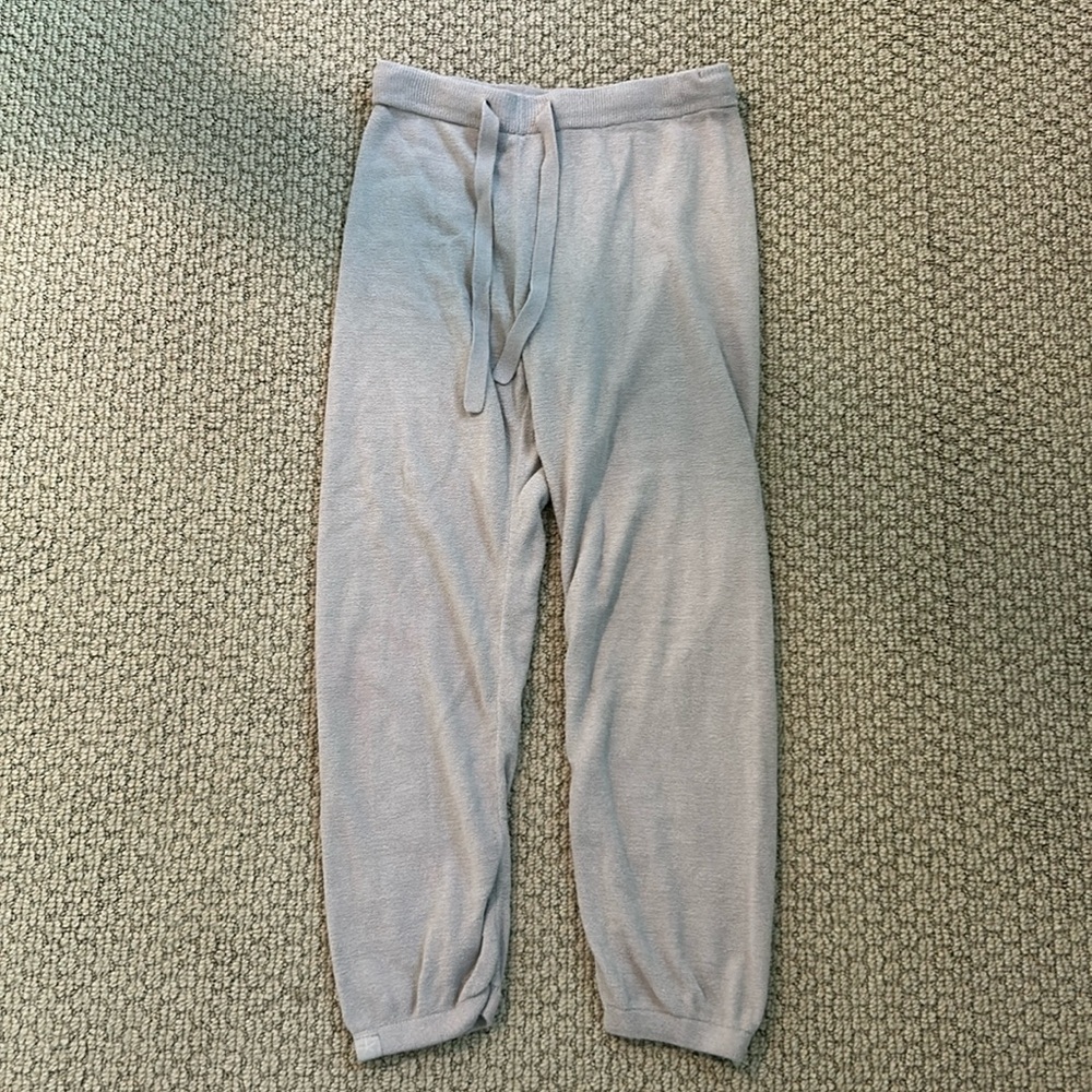 Girls barefoot dreams cozy pants!